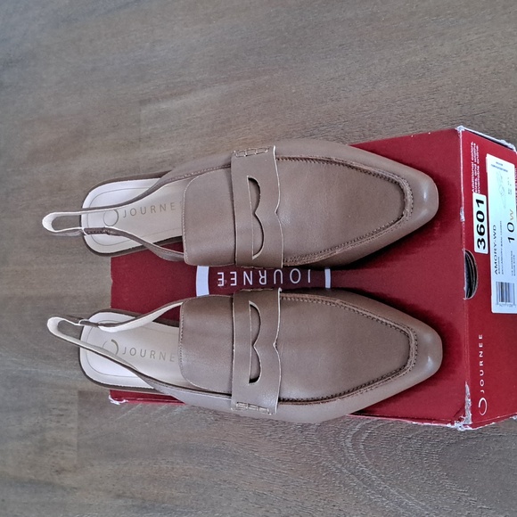 Journee Amory Kitten Heel Loafers  - Color: Brown - Size: 10 Wide - Picture 2 of 9